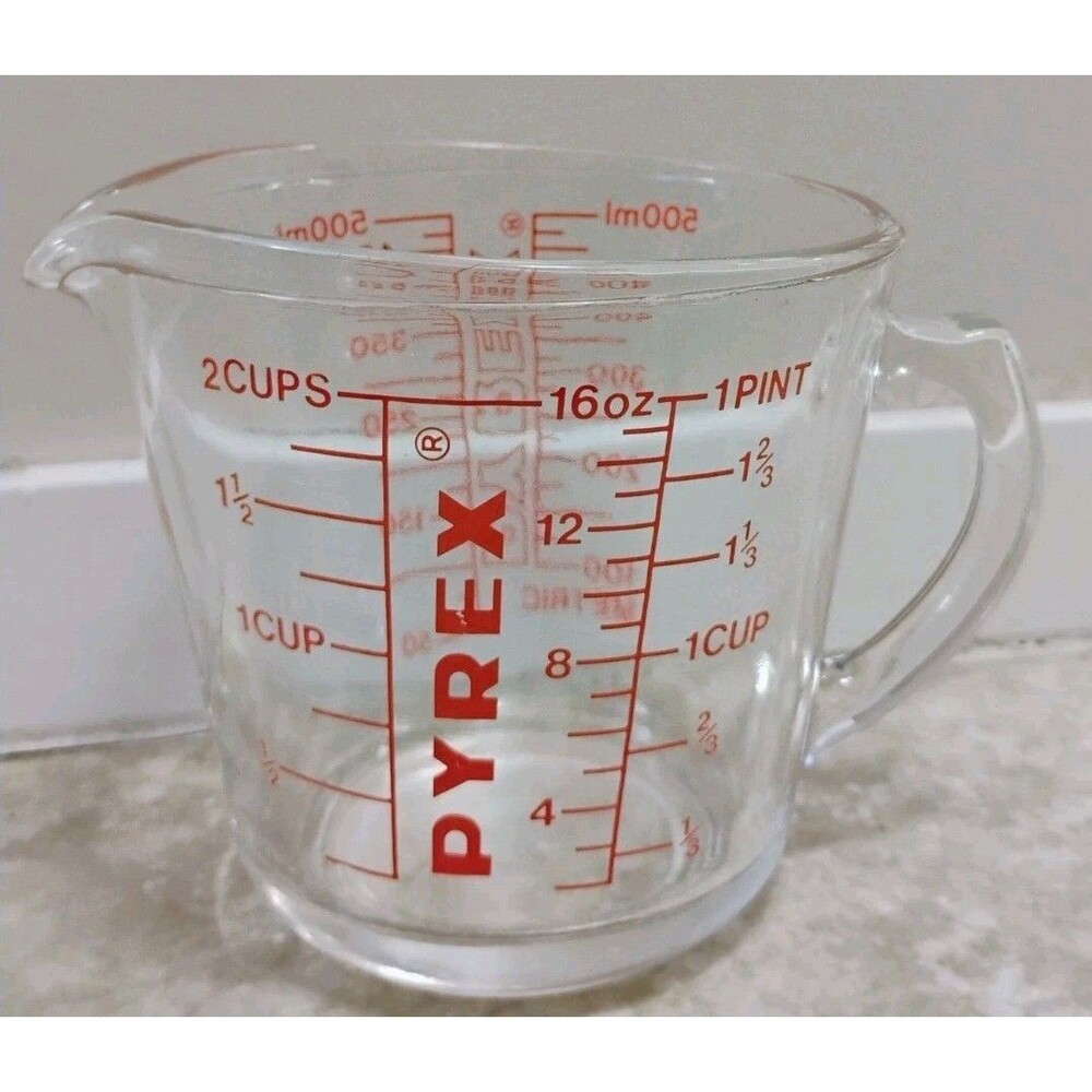 PYREX 2-Cup Glass Measuring Cup Standard and Metric Red Letters Vintage D Handle